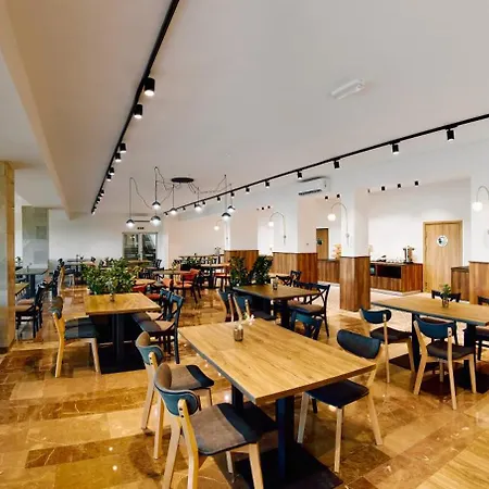 Zdroj Cegielski - Wyremontowane リゾート 3*