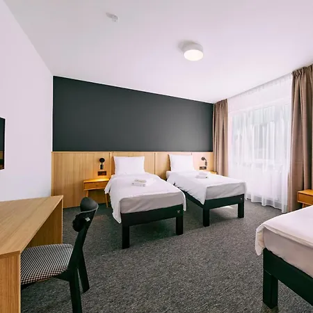 Zdroj Cegielski - Wyremontowane リゾート 3*