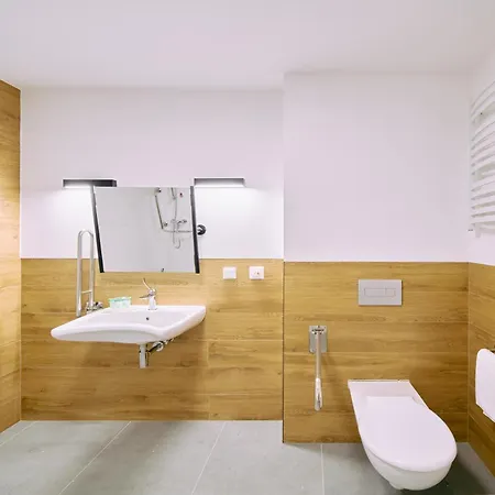 Zdroj Cegielski - Wyremontowane リゾート ラプカ