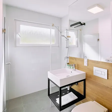 Zdroj Cegielski - Wyremontowane 3* ラプカ