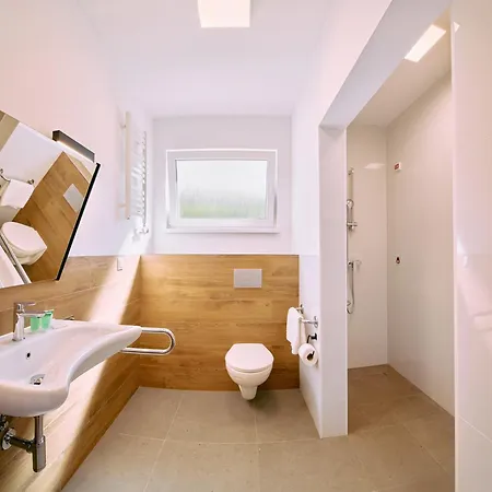 Zdroj Cegielski - Wyremontowane Üdülőközpont 3*